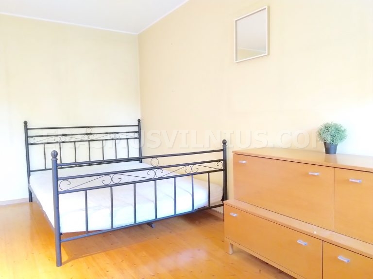 Habitaci&oacute;n con luz natural en Piso 1, Kauno gatvė Vilna