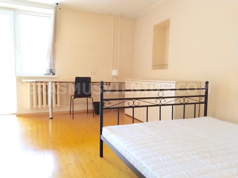 Cocina totalmente equipada con cocina de gas y horno en Piso 1