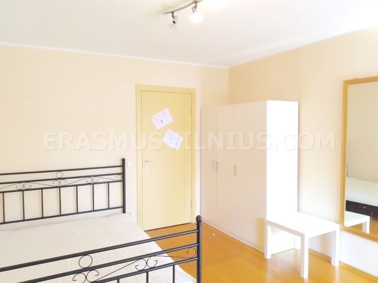 Zona de comedor en la cocina del piso para estudiantes Erasmus